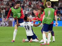 开云体育app-英格兰主场击败波兰，小组排名提升的简单介绍