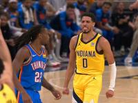 开云体育在线-包含步行者力克雷霆，麦科勒姆点燃赛场的词条