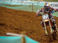 开云下载-年度焦点之战之夜，乔治完成里程碑，书写传奇新篇章