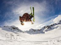 开云足球直播-当马赛的炮火映照英超王座，维尼修斯如何用压制哲学接管争冠战