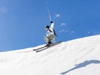 开云体育官网-当东方铁骑末节扬威，西方孤星欧冠接管，体育精神的跨越与共鸣