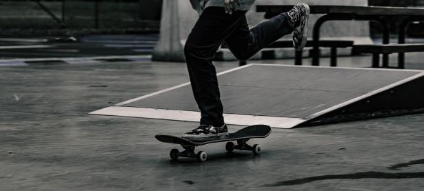 开云体育官网-羽坛新格局，日本队横扫马来西亚队，辛杜惊艳四座彰显亚洲力量