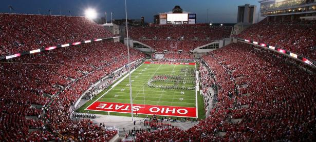 开云体育-赛道上的宿命对决，哈斯鏖战雷诺，汉密尔顿一骑绝尘