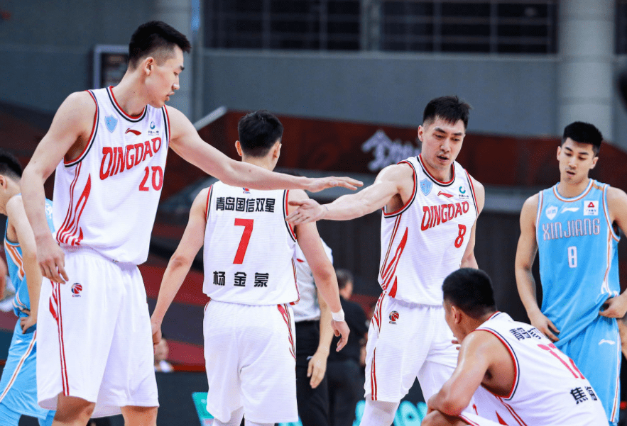 青岛队在主场对阵黑龙江队，取得坚定胜利的简单介绍