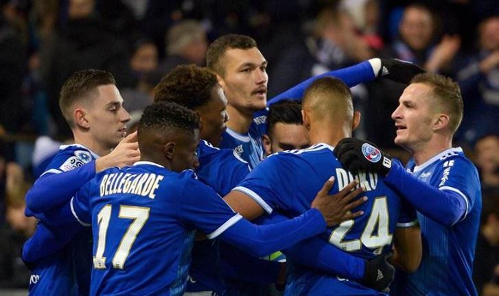 瓦朗谢纳队在法国联赛中大放异彩