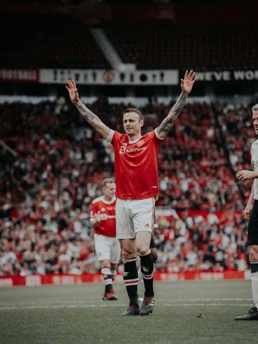 关于欧洲足坛传奇名宿重返球场为慈善比赛的信息 关于欧洲足坛传奇名宿重返球场为慈善比赛的信息