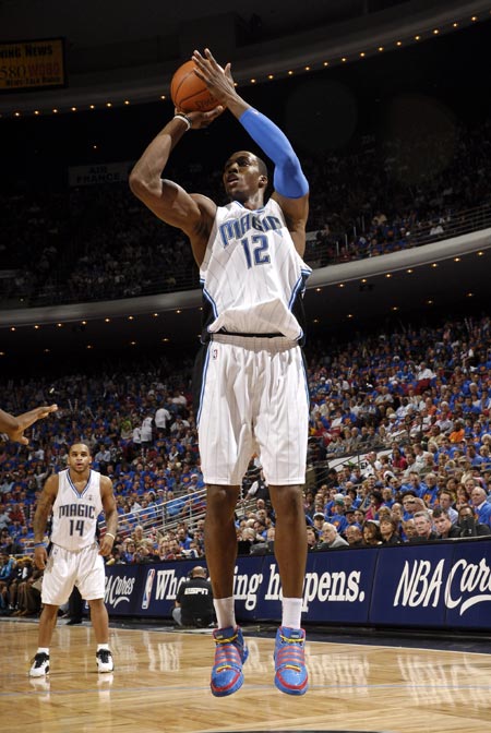 魔术逆转黄蜂，浓眉绝境逆转