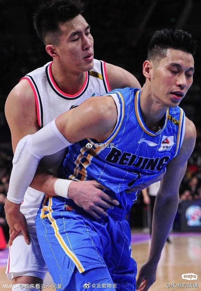 局势紧张！双方战队谁能在场上占据优势