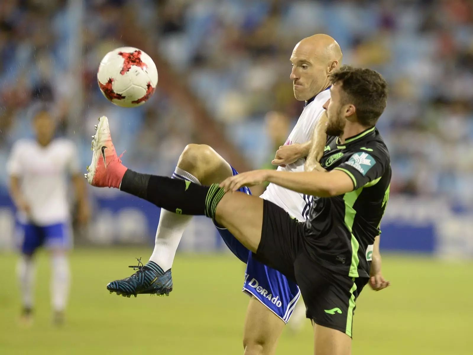 包含萨拉戈萨惨败，皇家贝蒂斯零封格拉纳达的词条