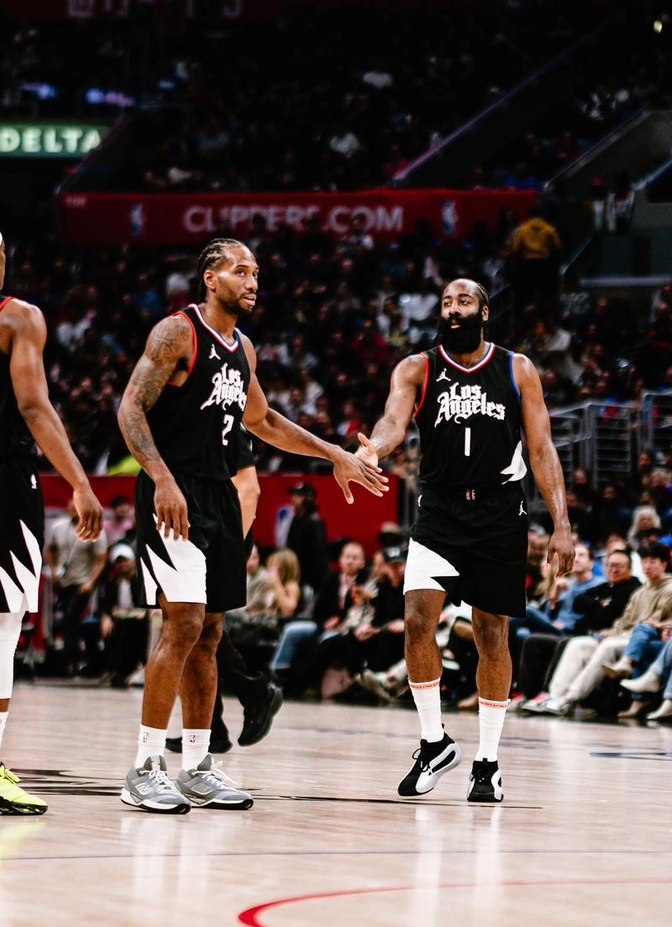 快船队员集体发威,强势削弱对手实力 快船队员集体发威,强势削弱对手实力