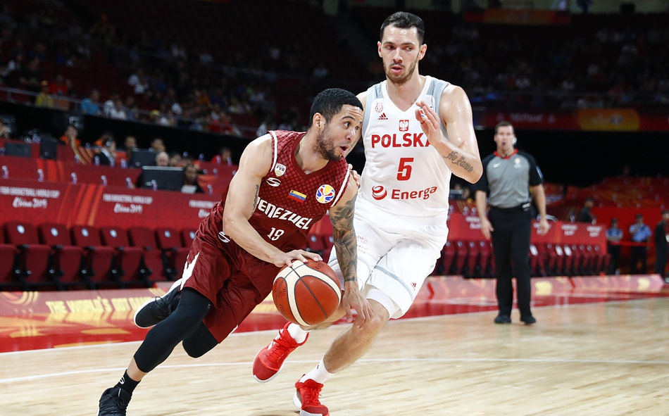 包含波兰男篮轻取西班牙男篮，锡安一己之力扛起全队的词条