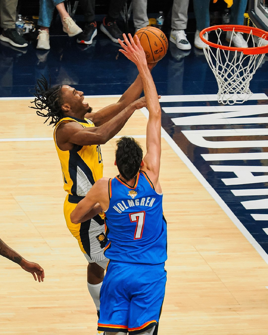 包含步行者力克雷霆，麦科勒姆点燃赛场的词条