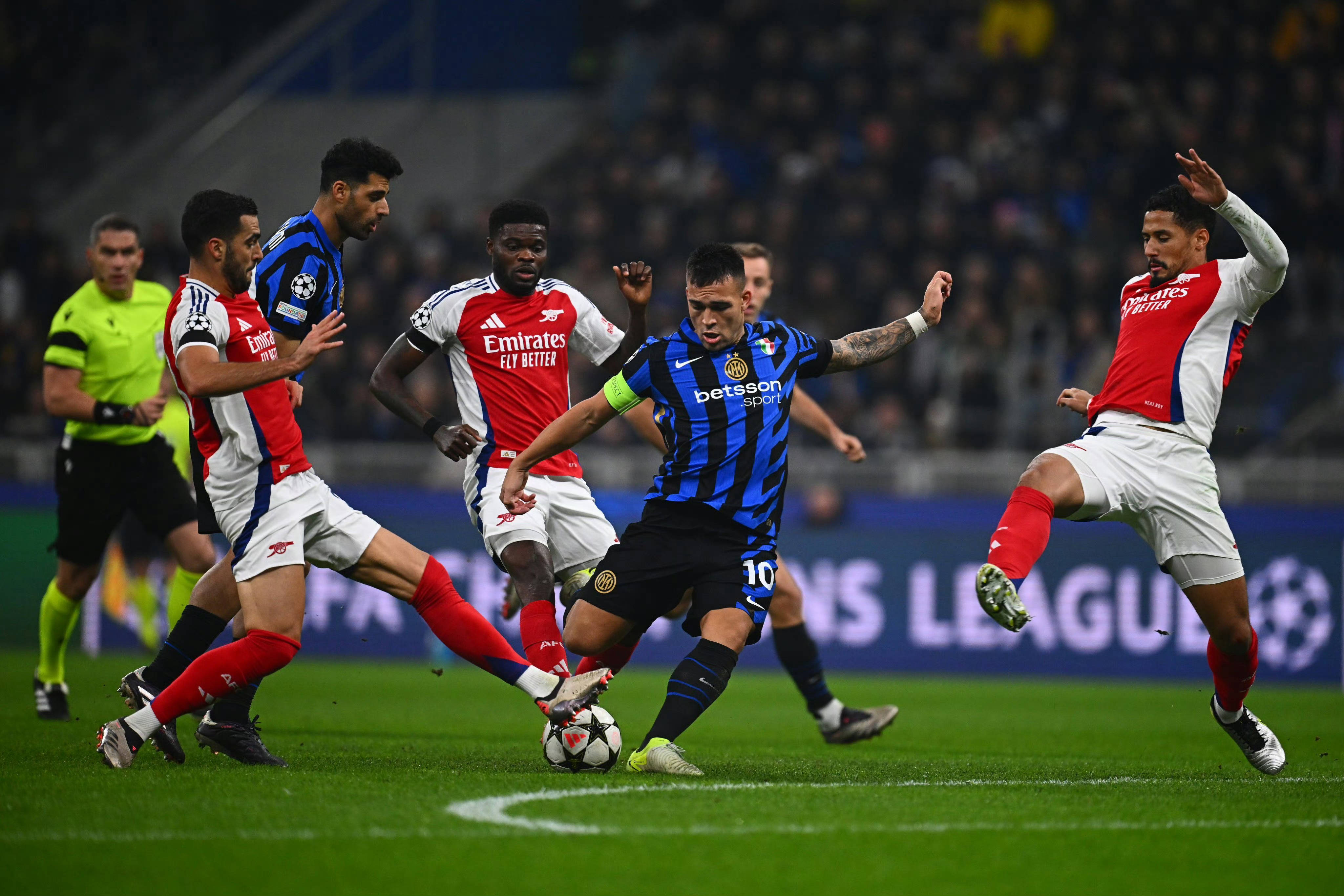 塞维利亚翻盘AC米兰，孙兴慜关键制胜的简单介绍