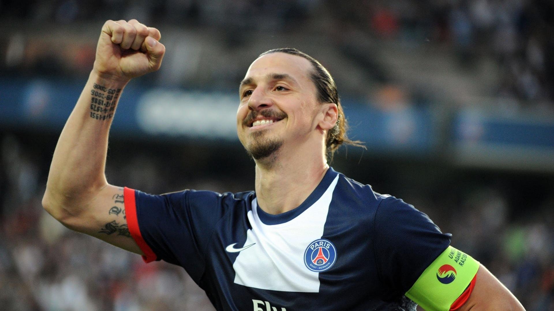 巴黎奥运羽球混双首战，法国队轻取泰国队，郑思维点燃赛场