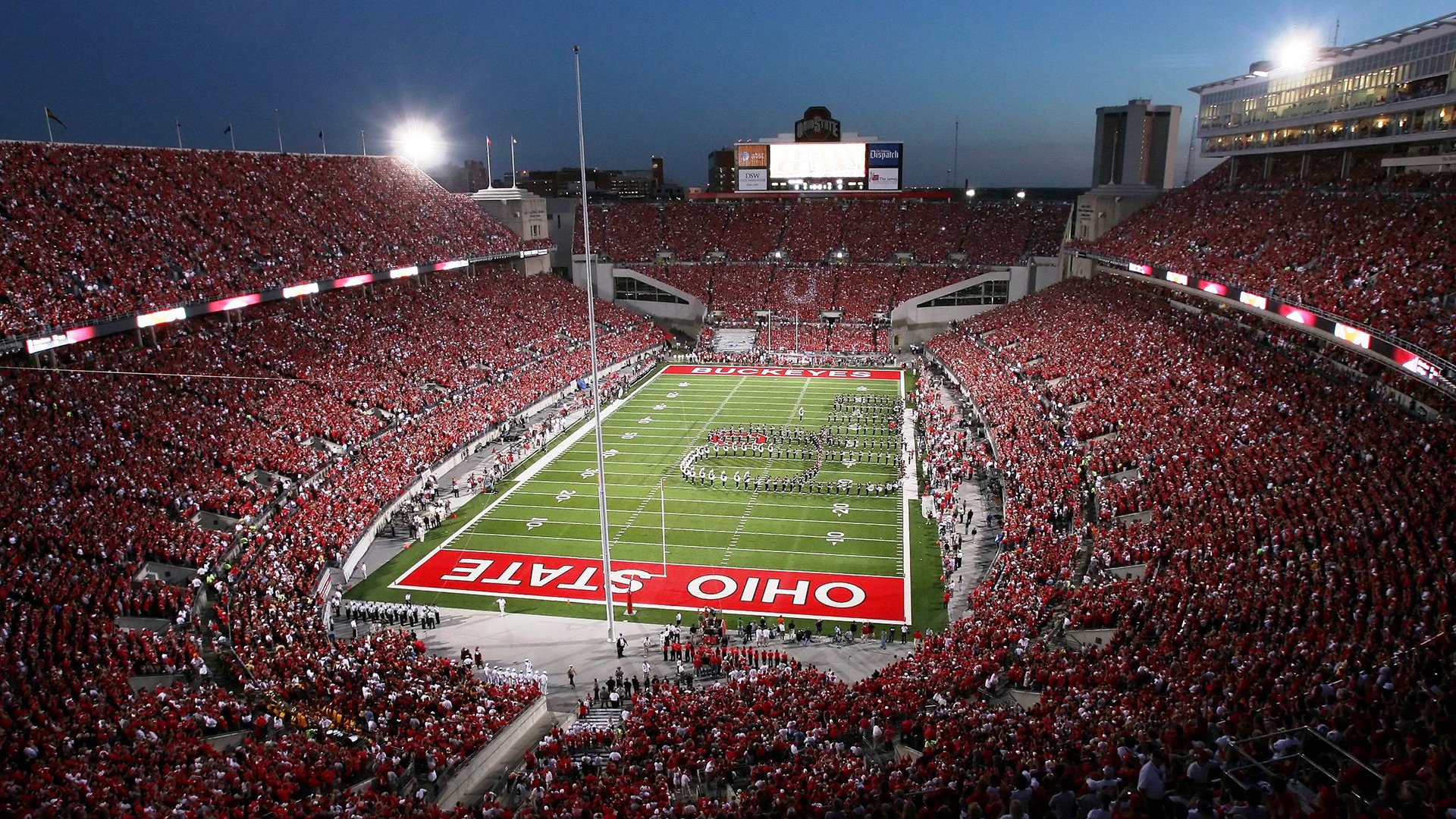 梅赛德斯完胜威廉姆斯，拉塞尔状态火热，新一代银箭领航者的崛起